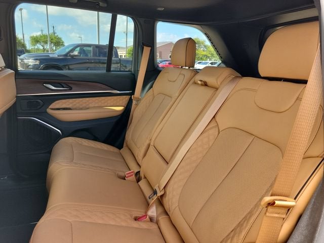 2025 Jeep Grand Cherokee Summit 4x4