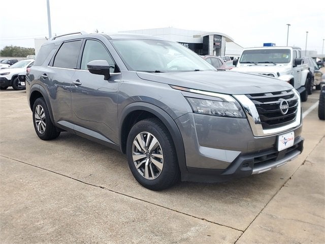 2025 Nissan Pathfinder SL