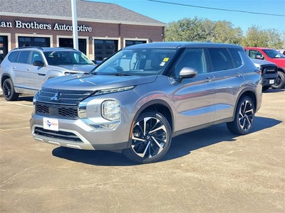 2024 Mitsubishi Outlander SE