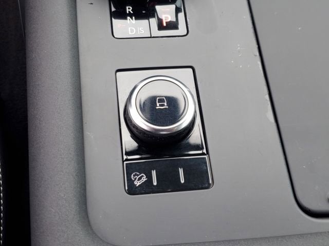 2024 Land Rover Discovery S