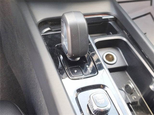 2024 Volvo XC60 Plus Dark Theme