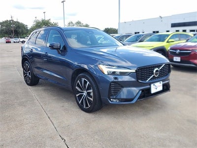 2024 Volvo XC60 Plus Dark Theme