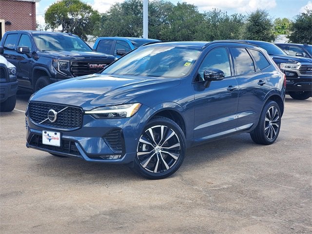2024 Volvo XC60 Plus Dark Theme