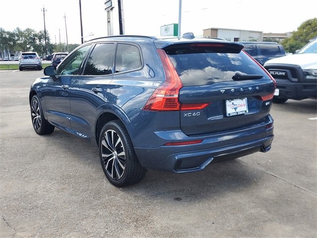 2024 Volvo XC60 Plus Dark Theme