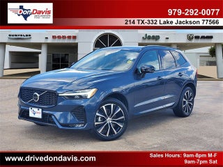 2024 Volvo XC60 Plus Dark Theme