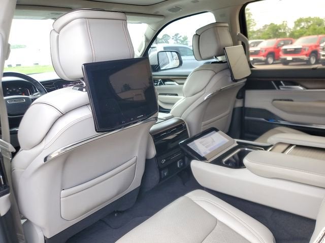 2022 Jeep Grand Wagoneer Series II