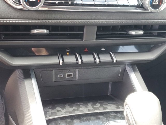 2025 Chevrolet Colorado WT/LT