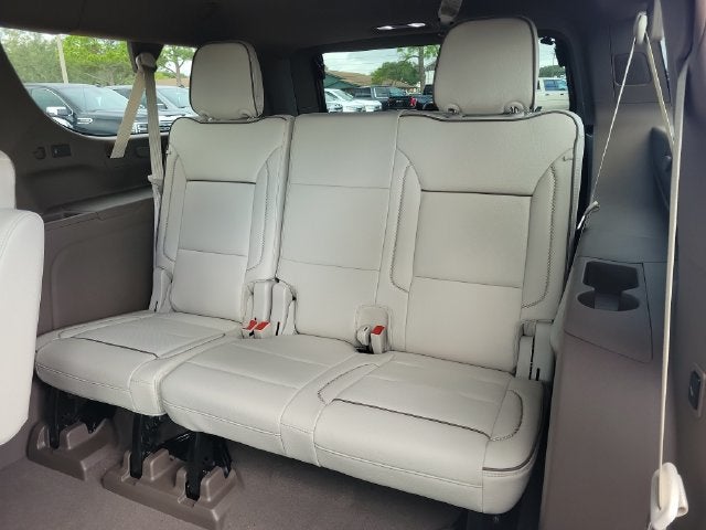 2026 GMC Yukon XL Denali - Photo 10