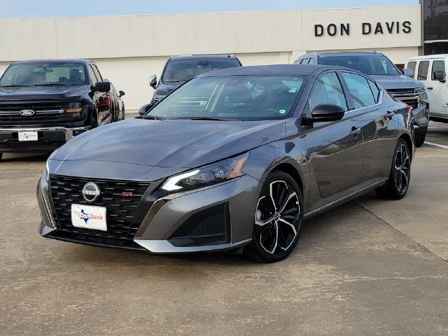 2025 Nissan Altima SR