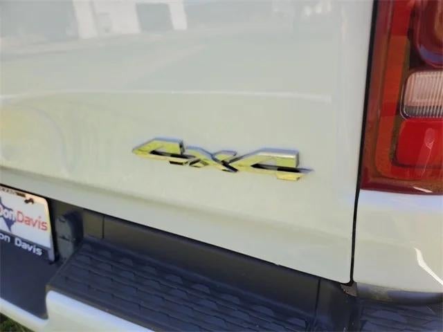 2021 RAM 1500 Laramie Crew Cab 4x4 5'7' Box