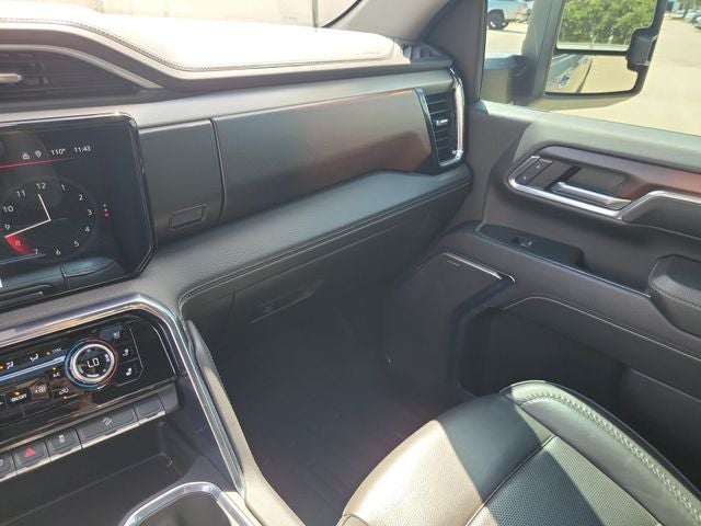 2024 GMC Sierra 2500HD 4WD Crew Cab Standard Bed Denali