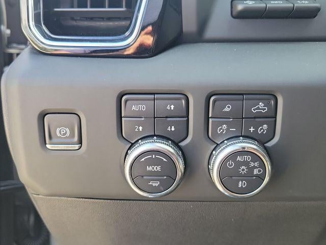 2024 GMC Sierra 2500HD 4WD Crew Cab Standard Bed Denali