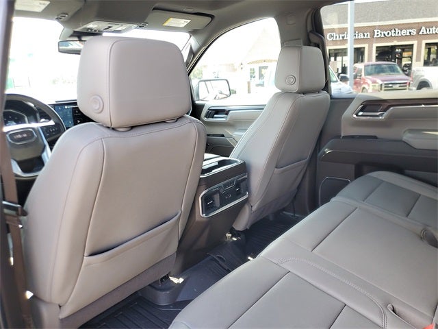 2023 GMC Sierra 1500 2WD Crew Cab Short Box SLT