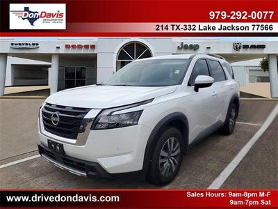 2025 Nissan Pathfinder SL FWD