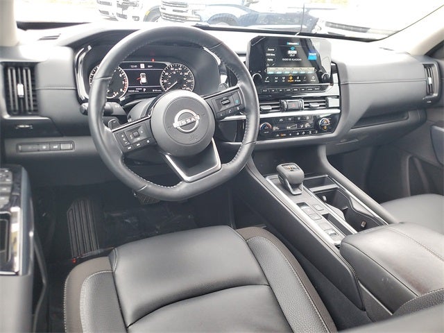 2025 Nissan Pathfinder SL FWD