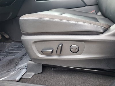 2025 Nissan Pathfinder SL FWD