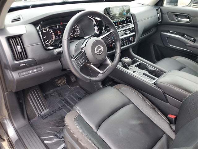 2025 Nissan Pathfinder SL FWD