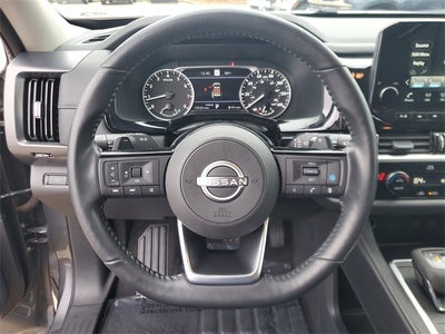 2025 Nissan Pathfinder SL FWD