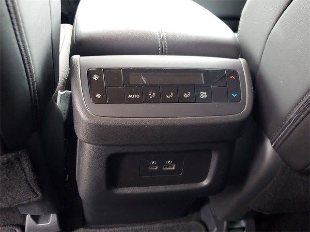 2025 Nissan Pathfinder SL FWD