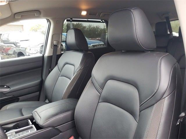 2025 Nissan Pathfinder SL FWD