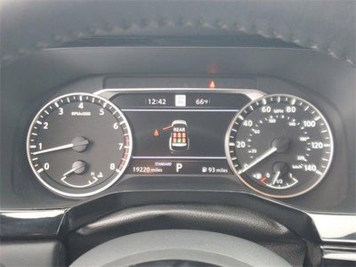 2025 Nissan Pathfinder SL FWD