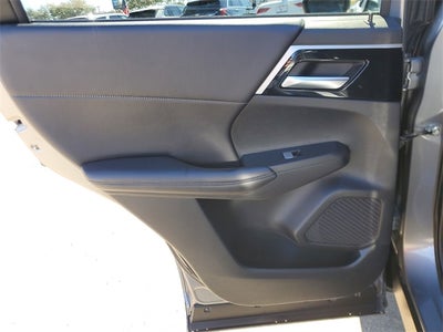 2024 Mitsubishi Outlander Base