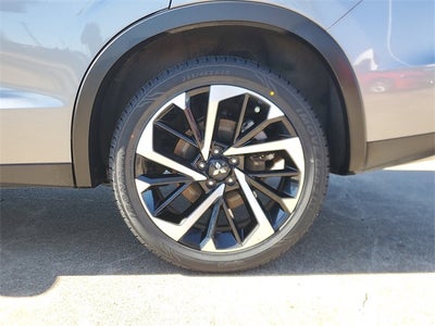 2024 Mitsubishi Outlander Base