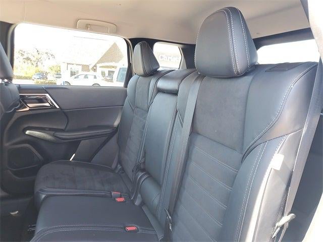 2024 Mitsubishi Outlander Base