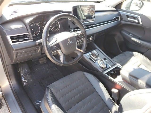 2024 Mitsubishi Outlander Base