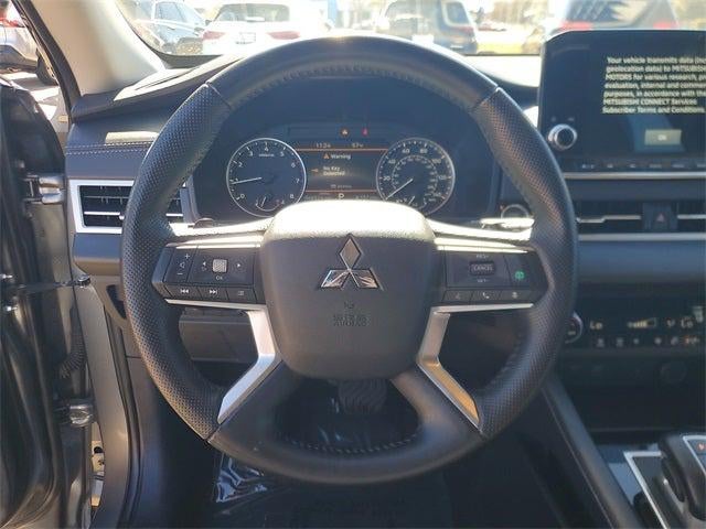 2024 Mitsubishi Outlander Base